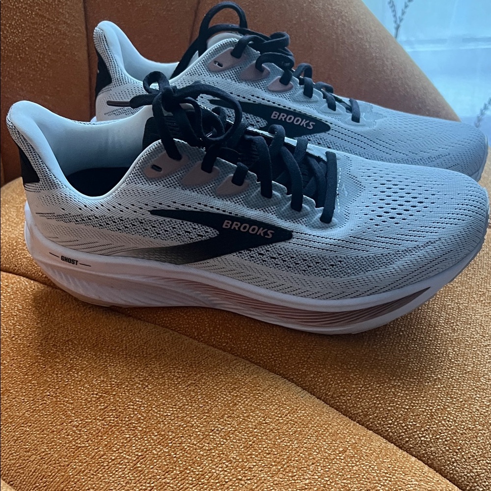 Brooks Women's Athletic Running Shoes - White and Black